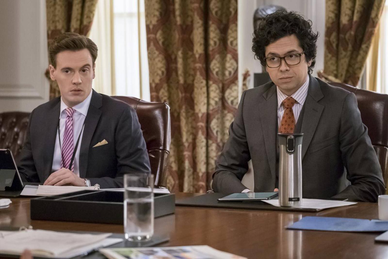 Un Si Grand Soleil Saison 4 épisode 178 Madam Secretary : Photo Erich Bergen, Geoffrey Arend - 138 sur 363