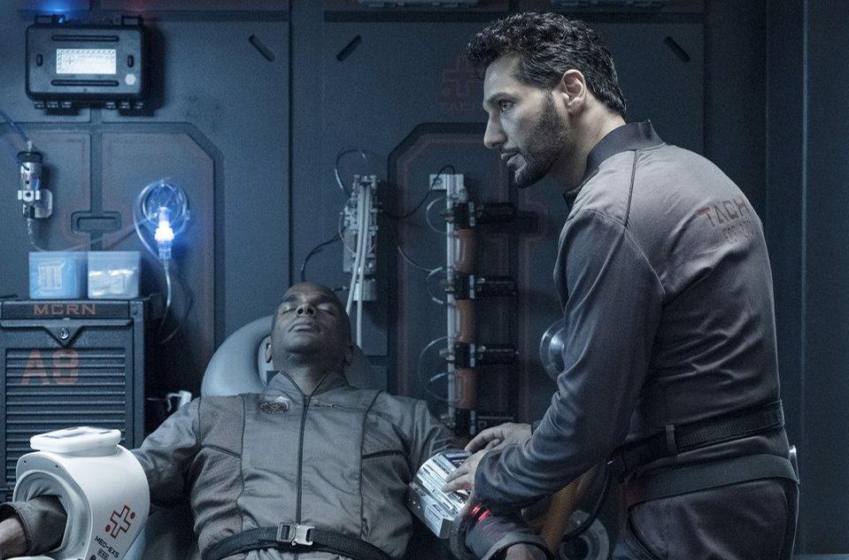 The Expanse Saison 6 épisode 1 The Expanse : Photo Cas Anvar, Martin Roach - 71 sur 212 - AlloCiné