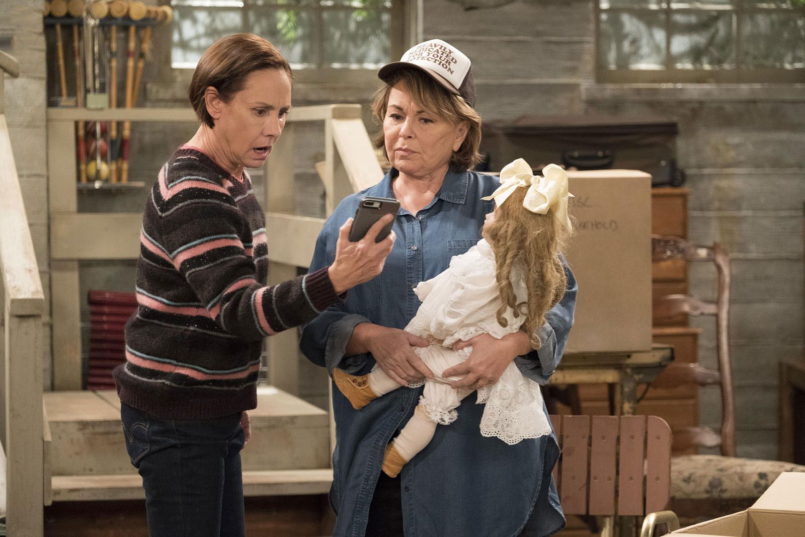 Films Et Séries Tv Avec Laurie Metcalf Roseanne : Photo Laurie Metcalf, Roseanne Barr - 1 sur 58 - AlloCiné