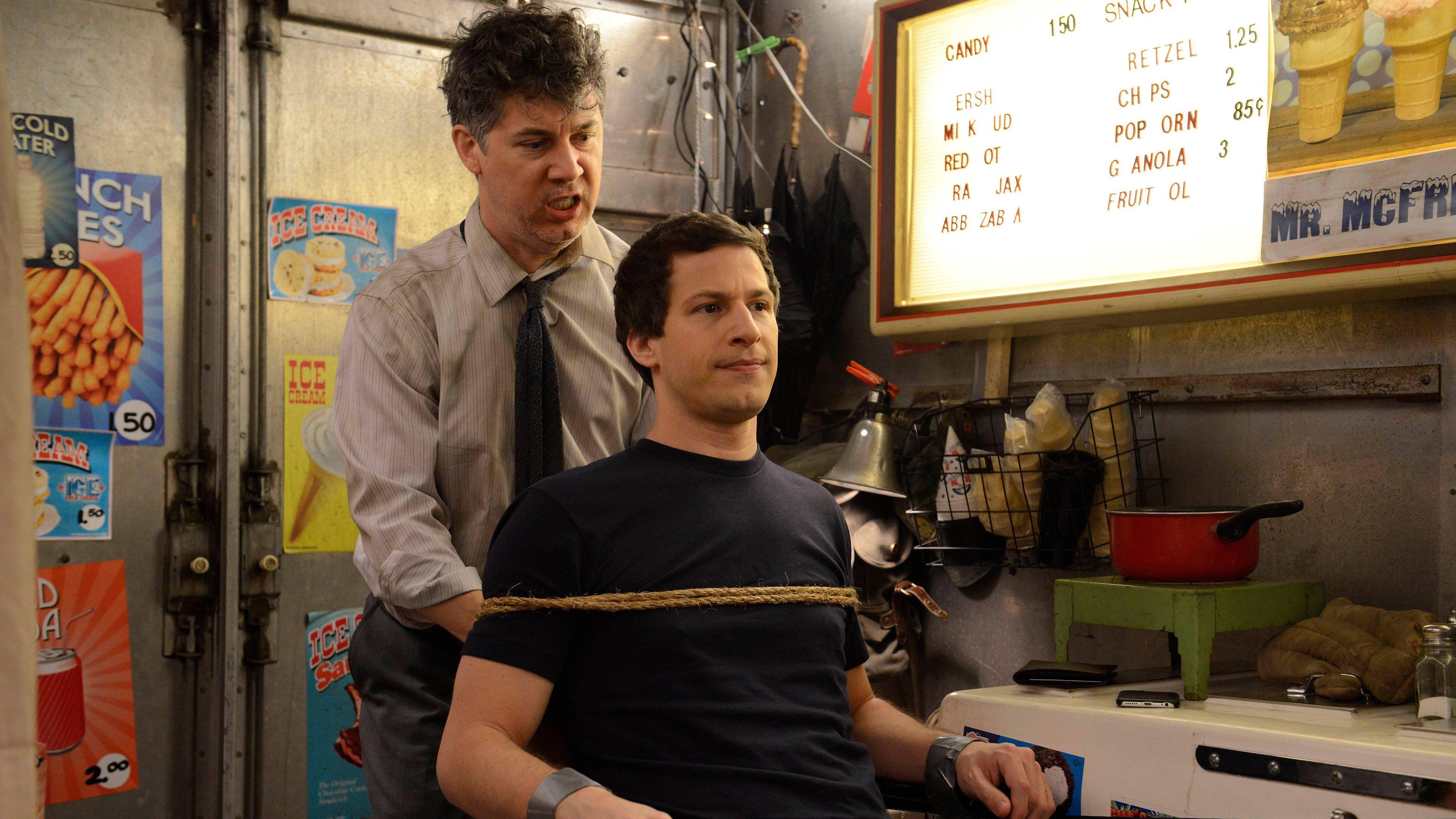 Poster Brooklyn Nine-Nine saison 2 - Affiche 219 sur 687 - AlloCiné