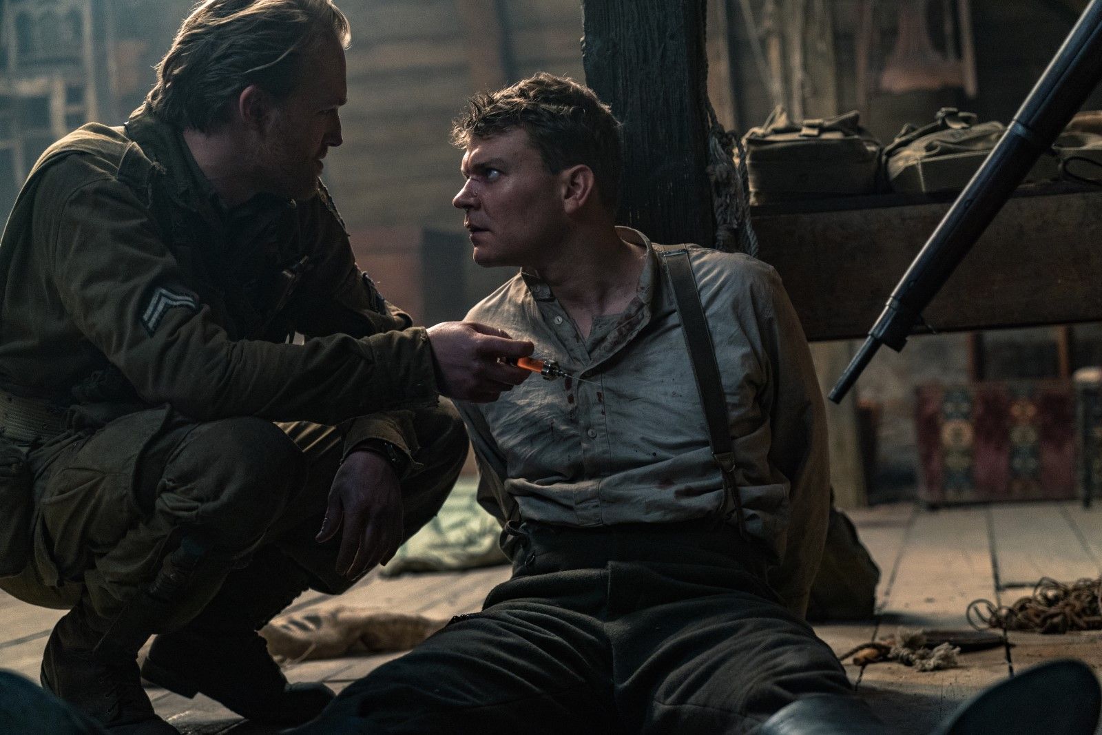 Films Et Séries Tv Avec Pilou Asbæk Photo de Pilou Asbæk - Overlord : Photo Pilou Asbæk, Wyatt Russell