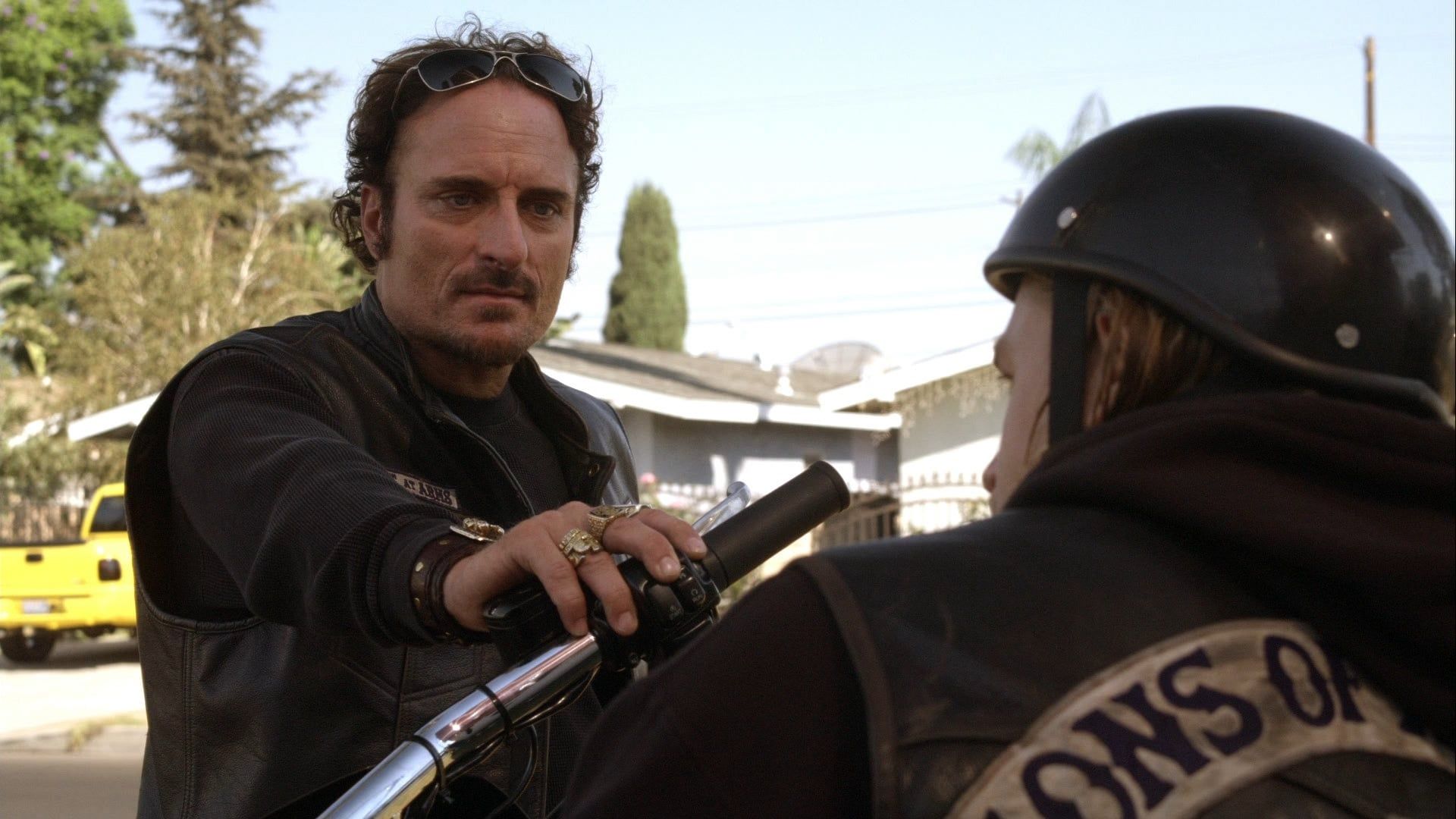 Season 1 Episode 1 Sons Of Anarchy Poster Sons of Anarchy - Saison 1 - Affiche 25 sur 58 - AlloCiné