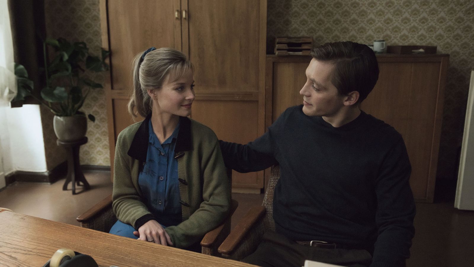 Films Et Séries Tv Avec Sonja Gerhardt Deutschland 83 : Photo Jonas Nay, Sonja Gerhardt - 23 sur 79 - AlloCiné