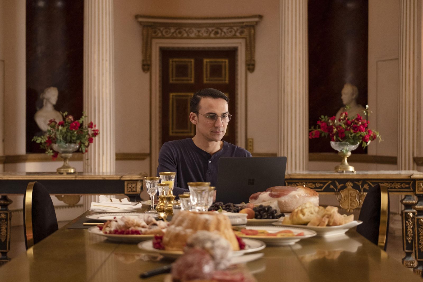 Films Et Séries Tv Avec Henry Lloyd-hughes Killing Eve : Photo Henry Lloyd-Hughes - 66 sur 124 - AlloCiné