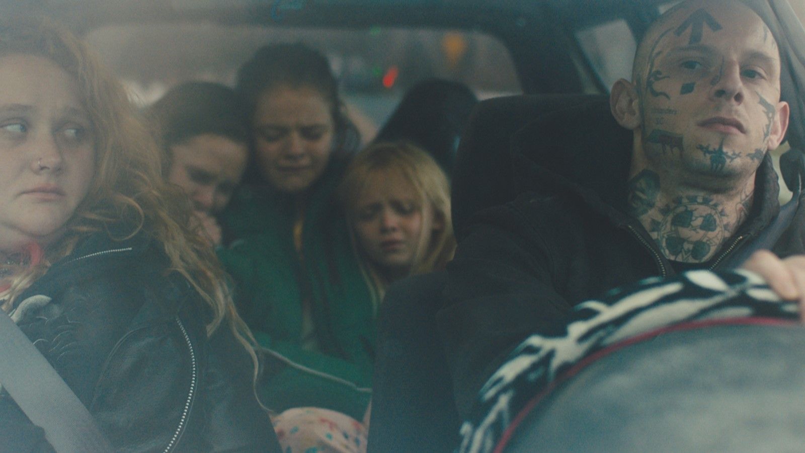 Photo de Jamie Bell Skin Photo Danielle Macdonald, Jamie Bell AlloCiné