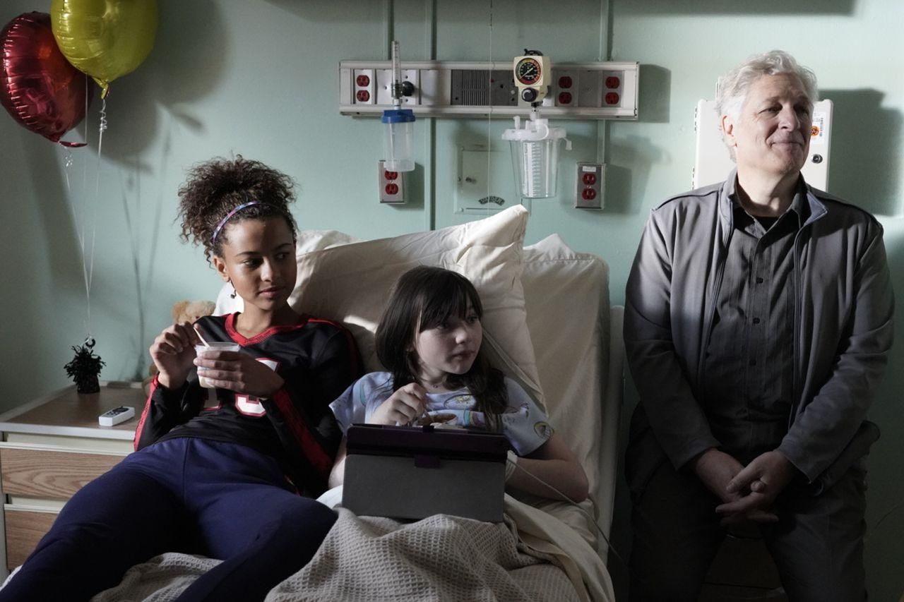 Photo de Alexa Swinton Emergence Photo Alexa Swinton, Clancy Brown