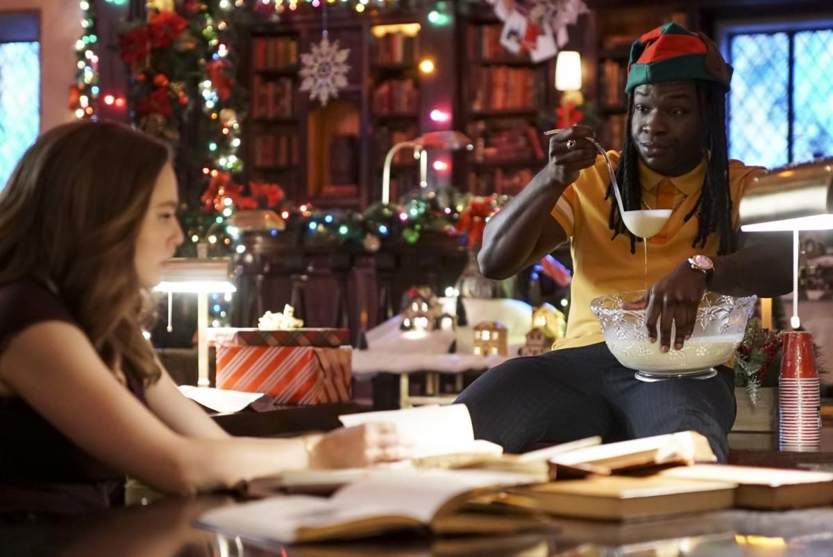Ici Tout Commence Saison 2 épisode 163 Legacies : Photo Christopher De'Sean Lee, Danielle Rose Russell - 36