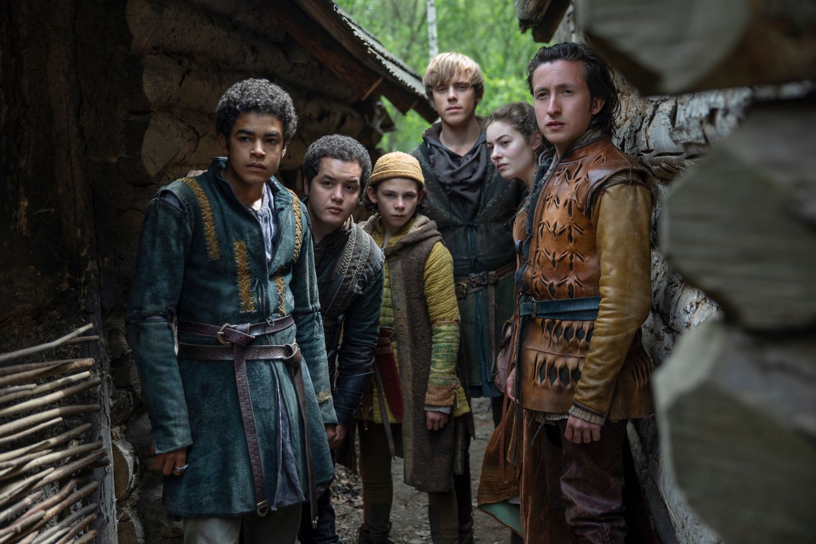 L écuyer Du Roi Saison 2 L'écuyer du roi : Photo Amir Wilson, Islam Bouakkaz, Jack Barton , Jonah  Lees, Nathanael Saleh - 7 sur 11 - AlloCiné