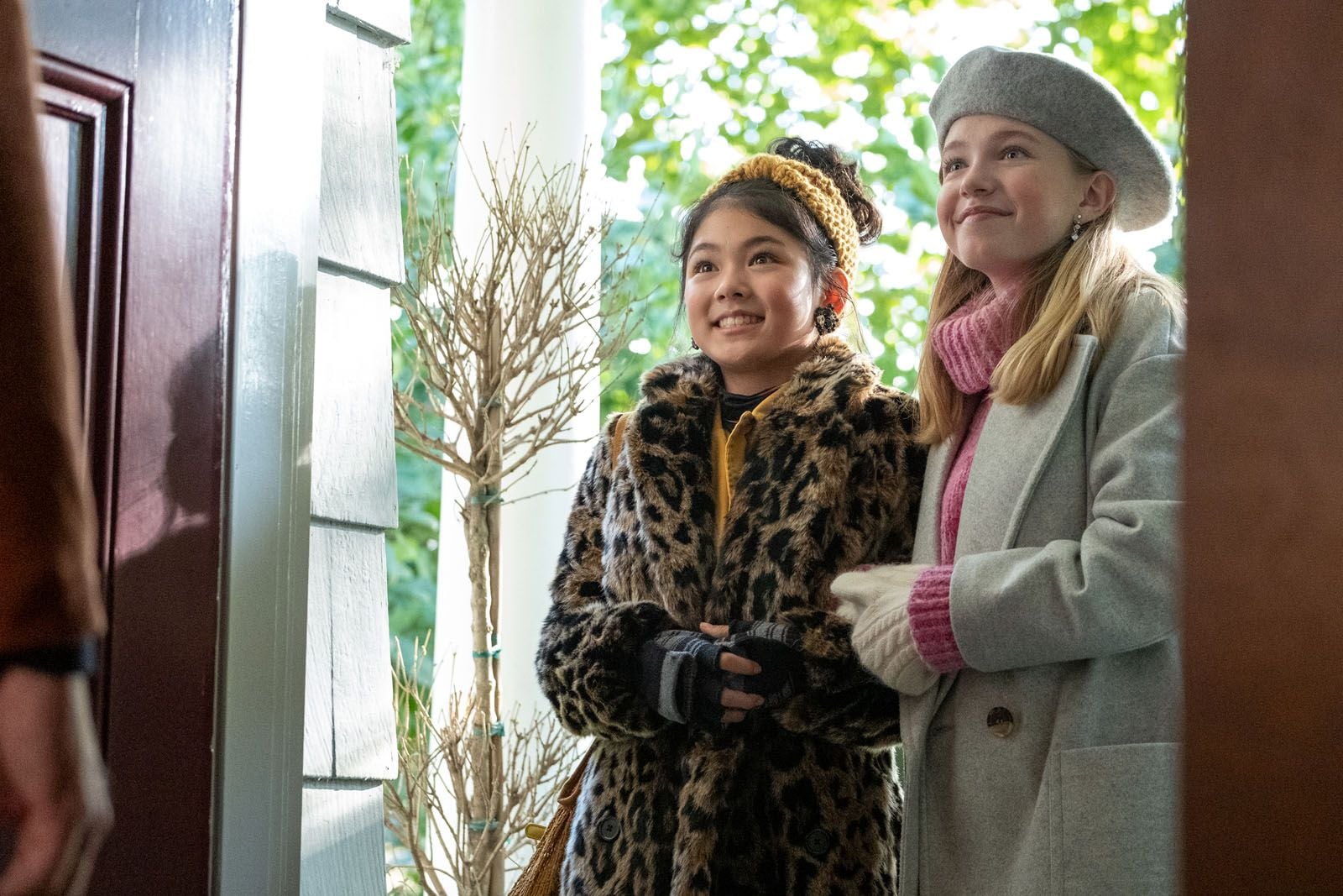 Les Baby-sitters : Les Baby-sitters : Photo Momona Tamada, Shay Rudolph