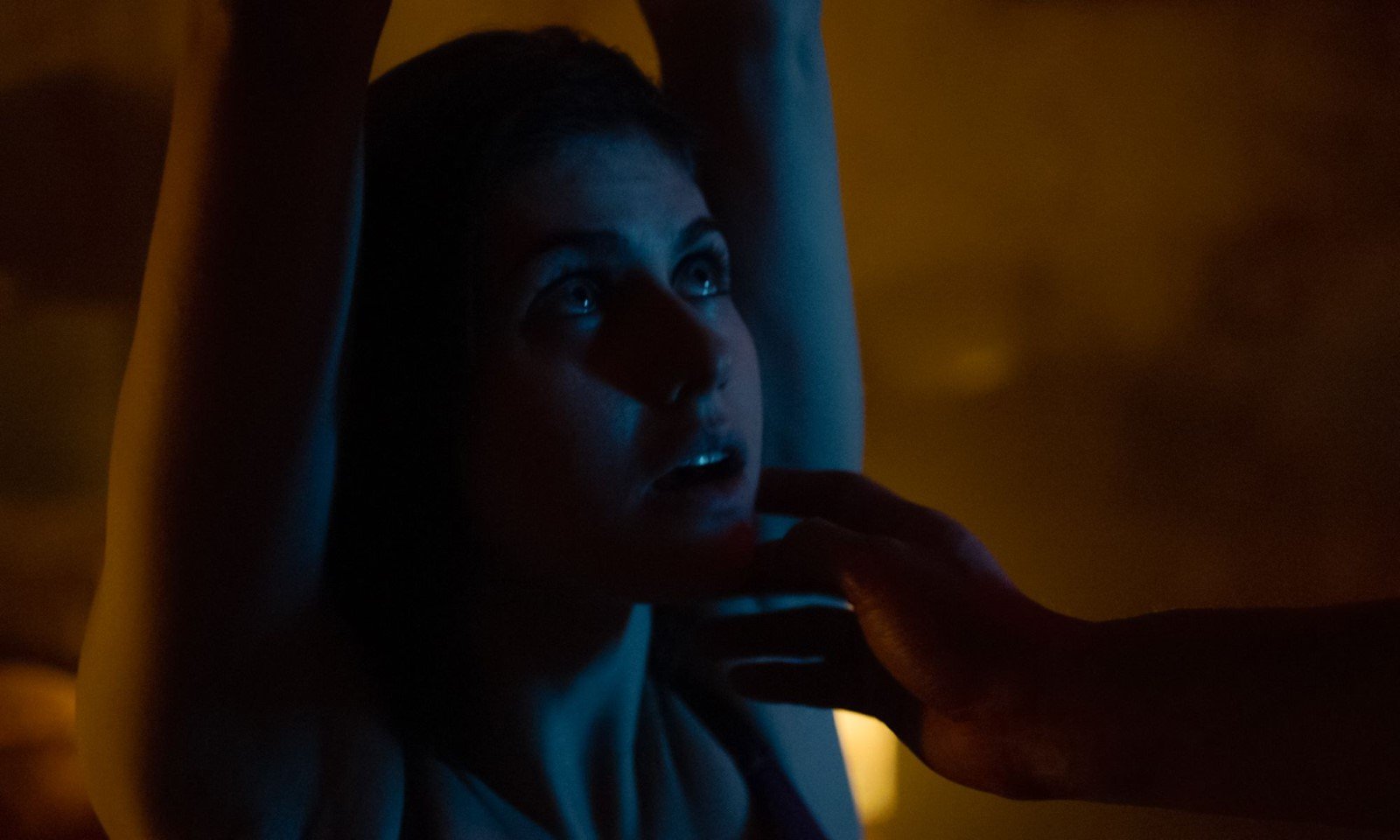 Photo de Alexandra Daddario - The Love Hotel Girl : Photo Alexandra Daddario  - Photo 12 sur 100 - AlloCiné