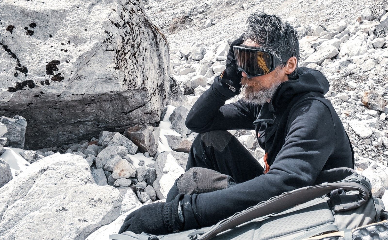 Les Sherpas Et La Paroi Des Ombres