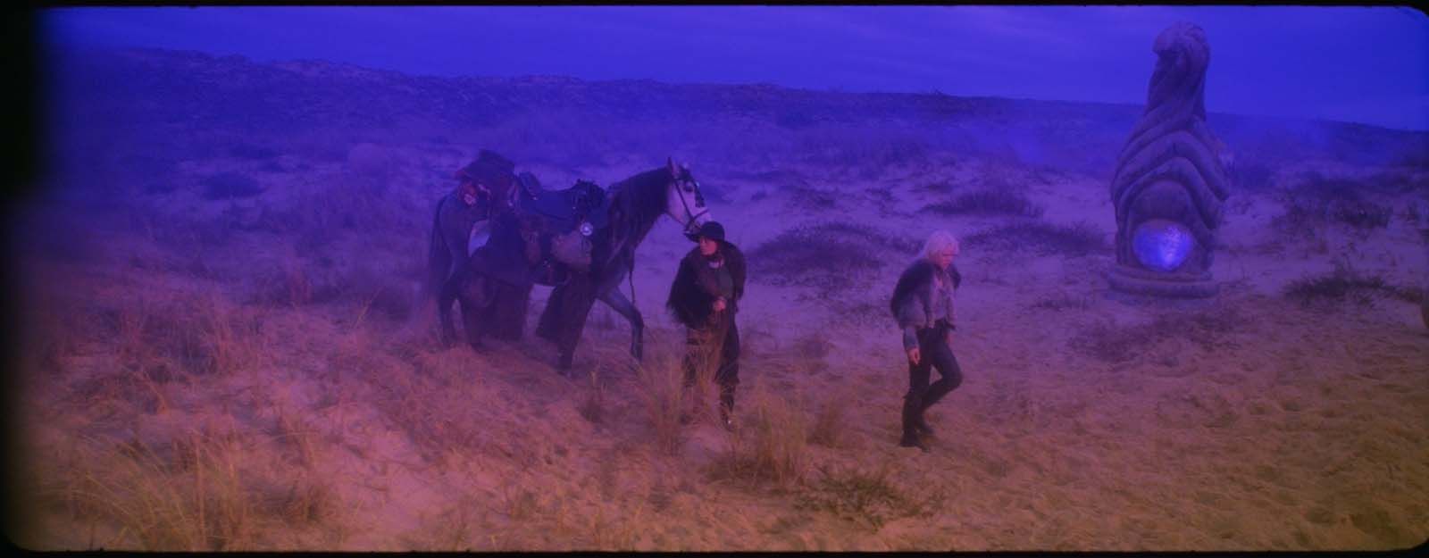 Photo du film After Blue (Paradis sale) - Photo 2 sur 8 - AlloCiné