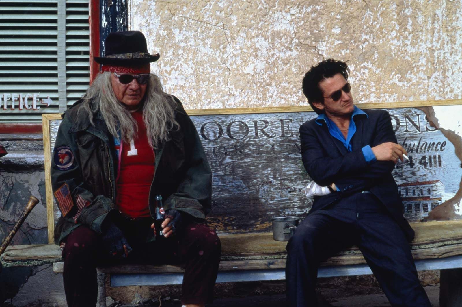 Photo de Sean Penn - U-Turn, ici commence l'enfer : Photo Jon Voight