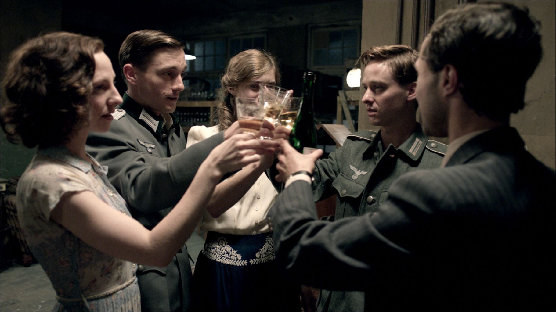 Generation War : Photo Volker Bruch, Katharina Schüttler, Tom Schilling