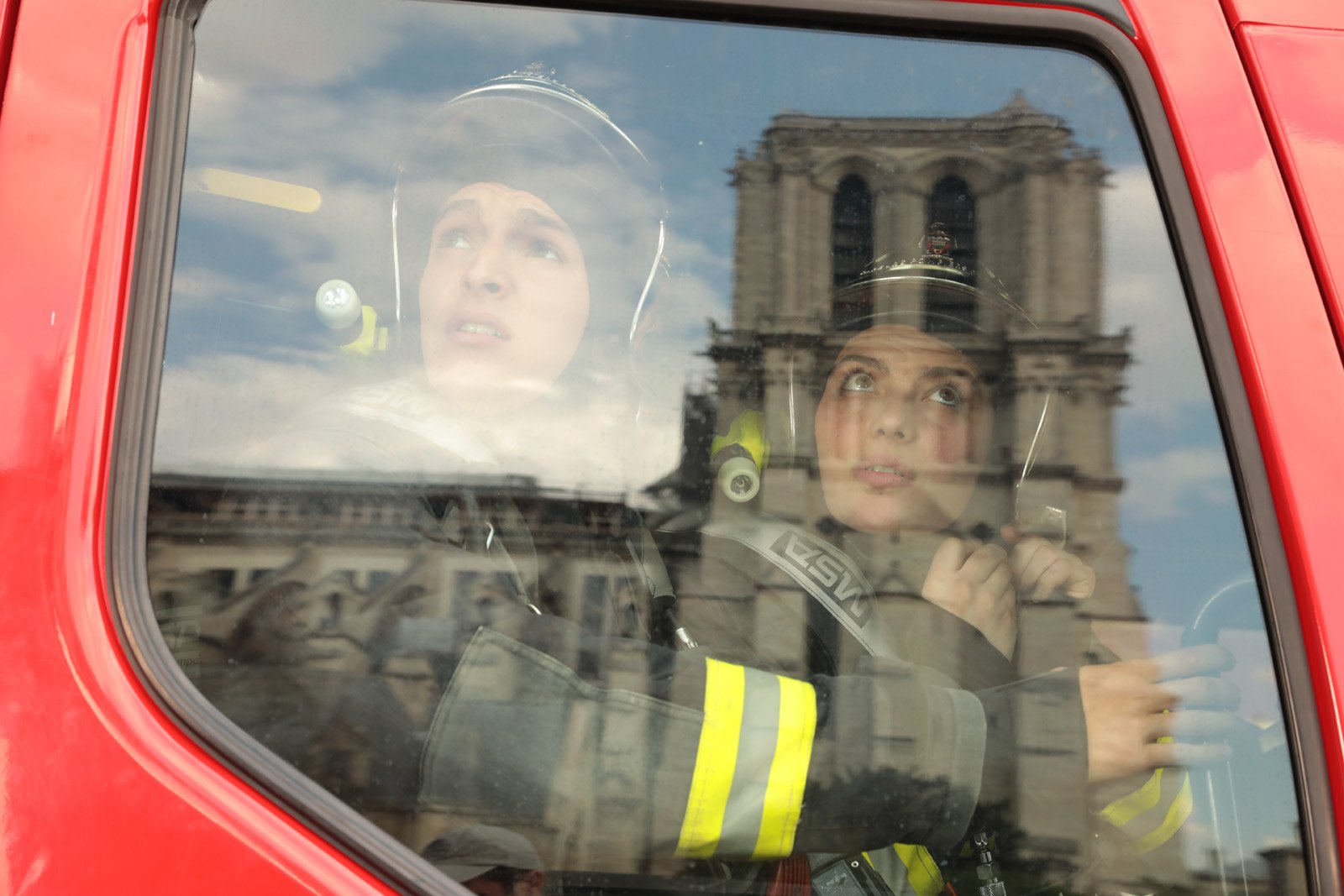 圖https://fr.web.img6.acsta.net/pictures/22/02/09/17/07/2066413.jpg, 燃燒的巴黎聖母院 Notre-Dame brûle (2022 法國片)