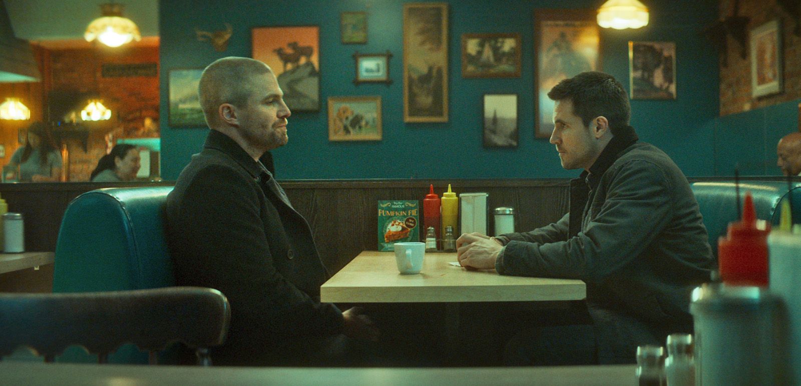 Photo de stephen amell code 8 partie ii photo robbie amell