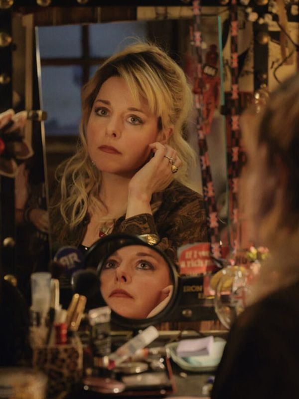 Une amie dévouée Série TV 2024 AlloCiné