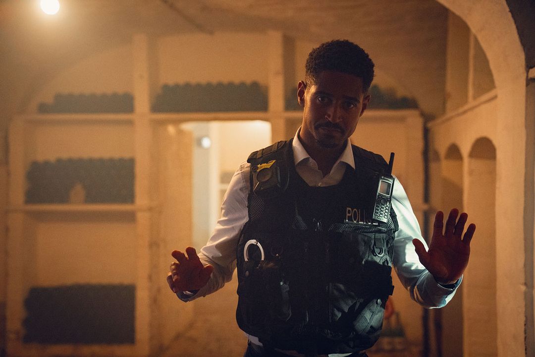 Ne t'enfuis plus : Photo Alfred Enoch