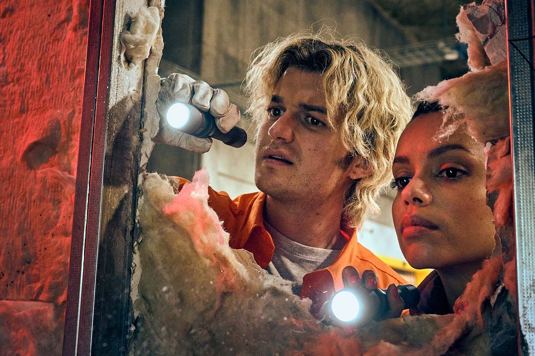 Cold Storage : Photo Georgina Campbell, Joe Keery