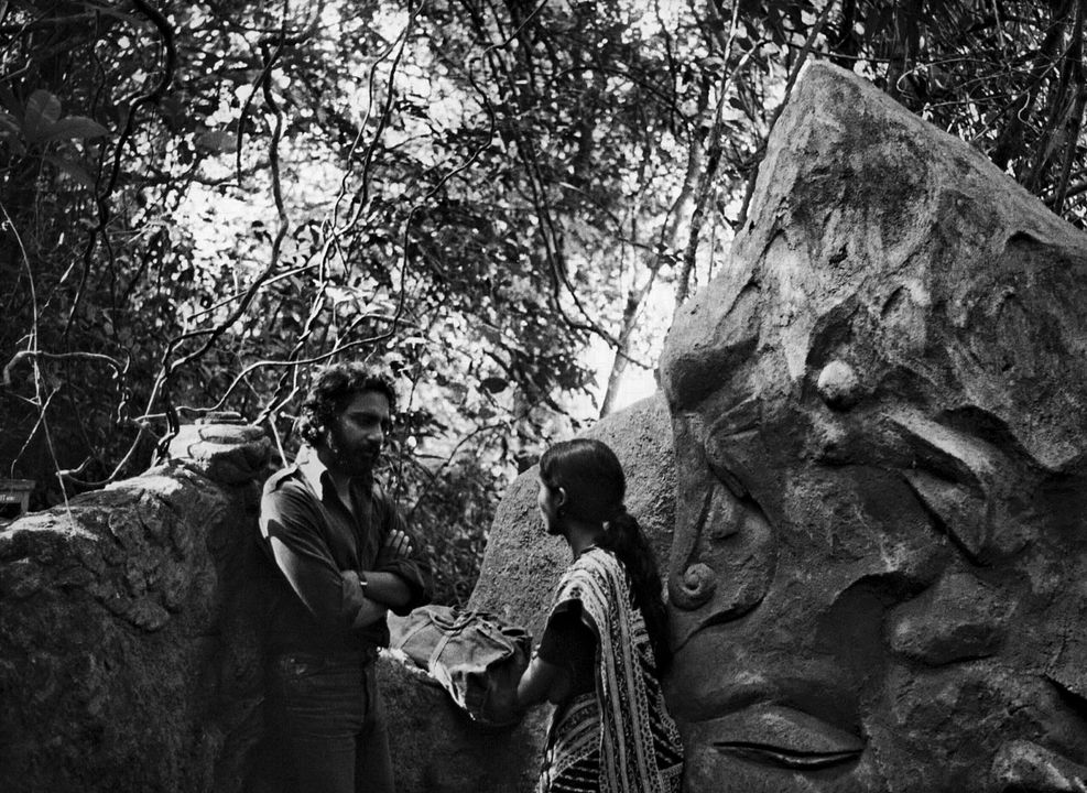Amma Ariyan : Photo