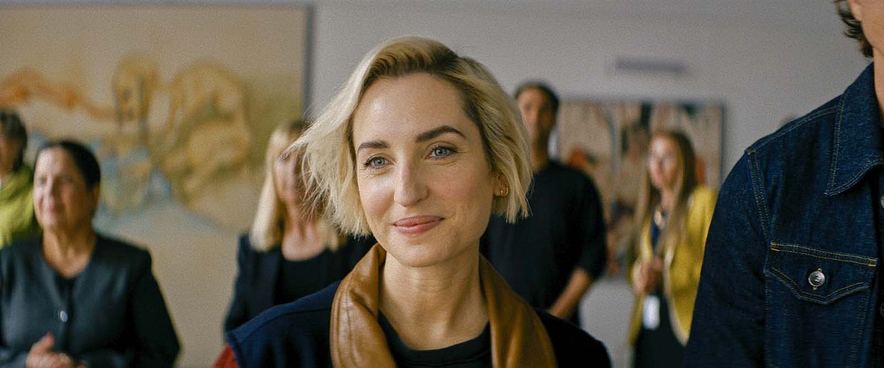 Slip : Photo Zoe Lister-Jones