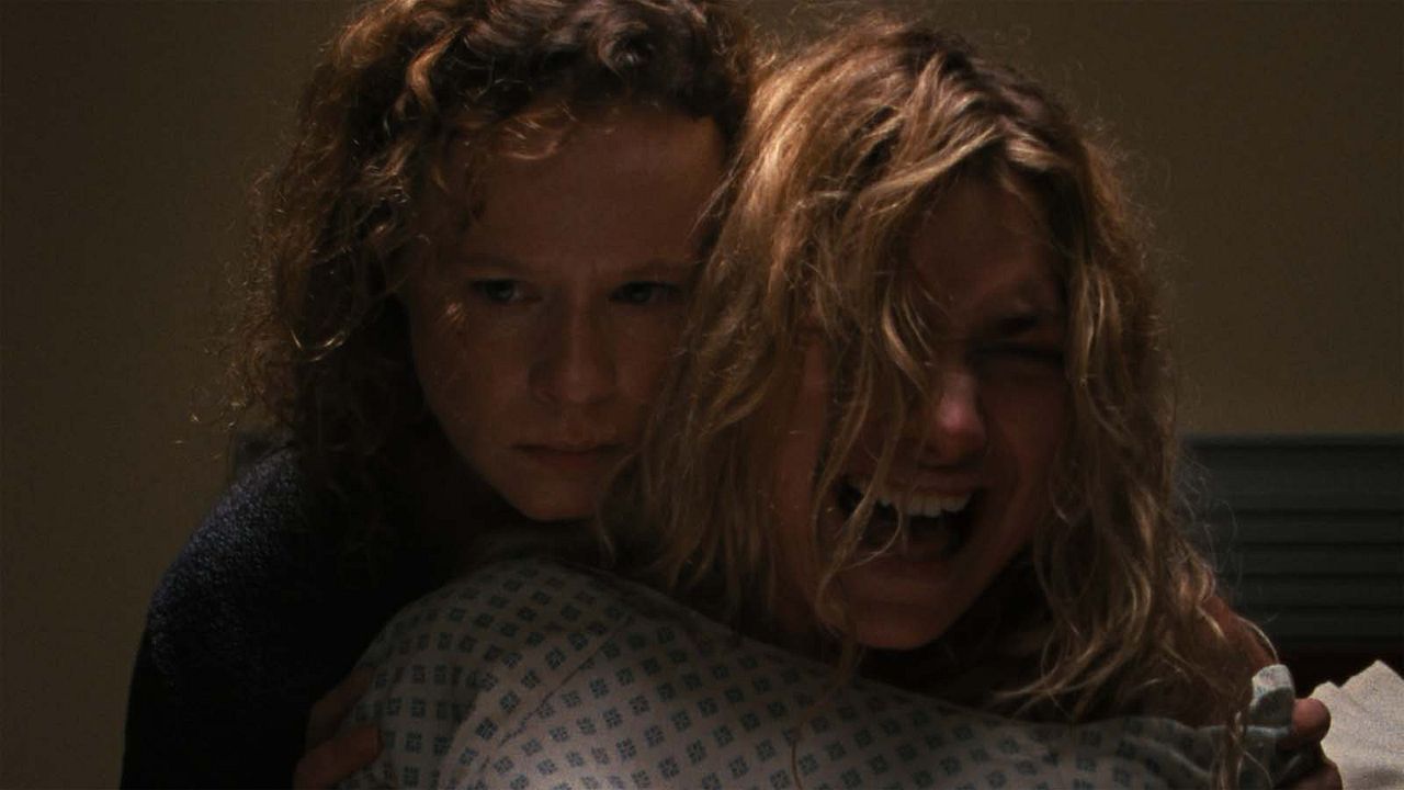 The Chronology Of Water : Photo Imogen Poots, Thora Birch