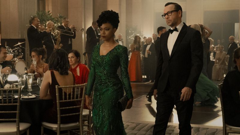 Boston Blue : Photo Sonequa Martin-Green, Donnie Wahlberg