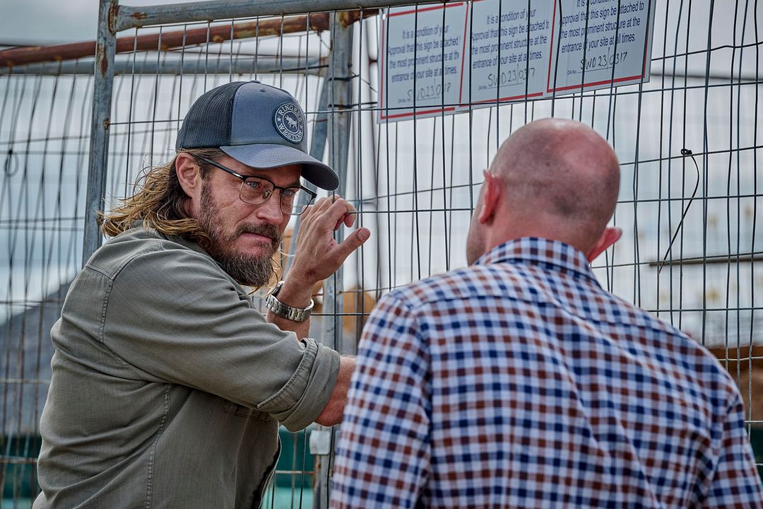 Black Snow : Photo Travis Fimmel