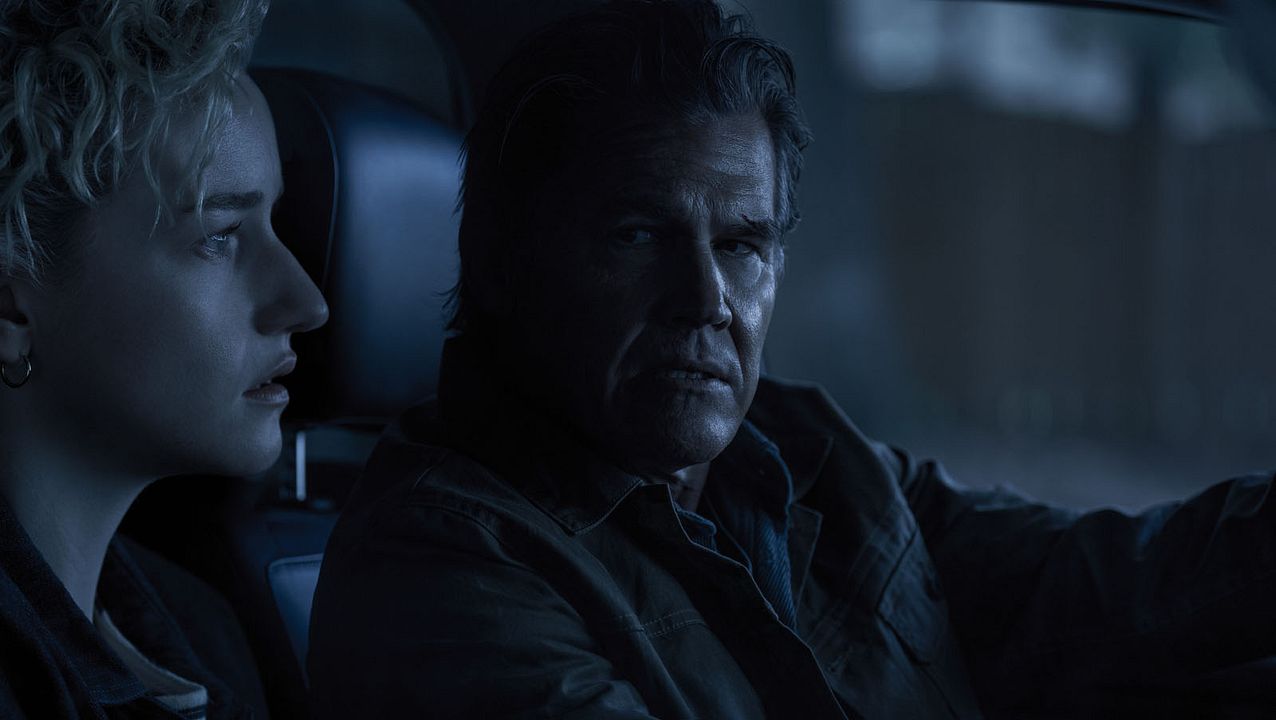 Évanouis : Photo Julia Garner, Josh Brolin