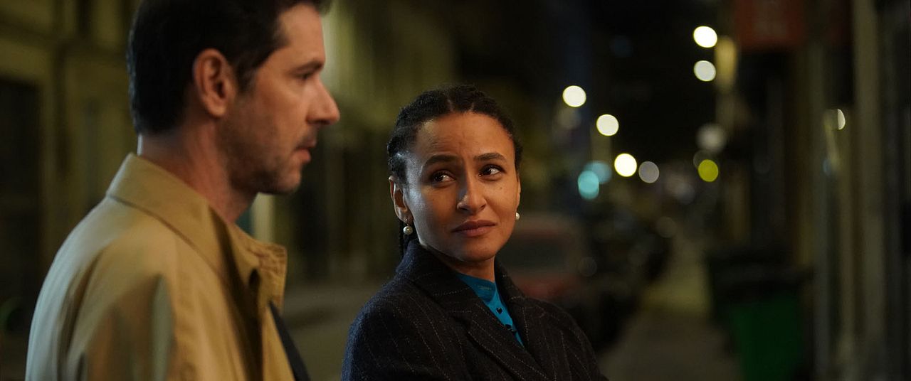 Un peu avant minuit : Photo Melvil Poupaud, Léonie Simaga