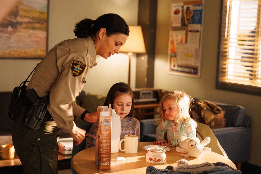 Sheriff Country : Photo Morena Baccarin