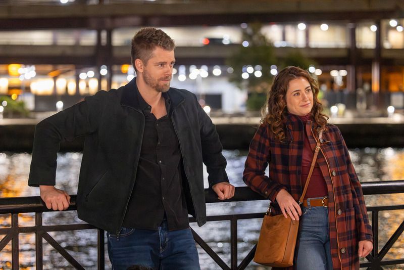 Chicago Med : Photo Holly Curran, Luke Mitchell