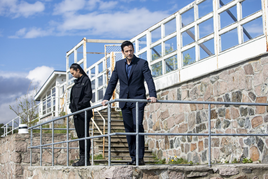 FBI: International : Photo Colin Donnell, Vinessa Vidotto