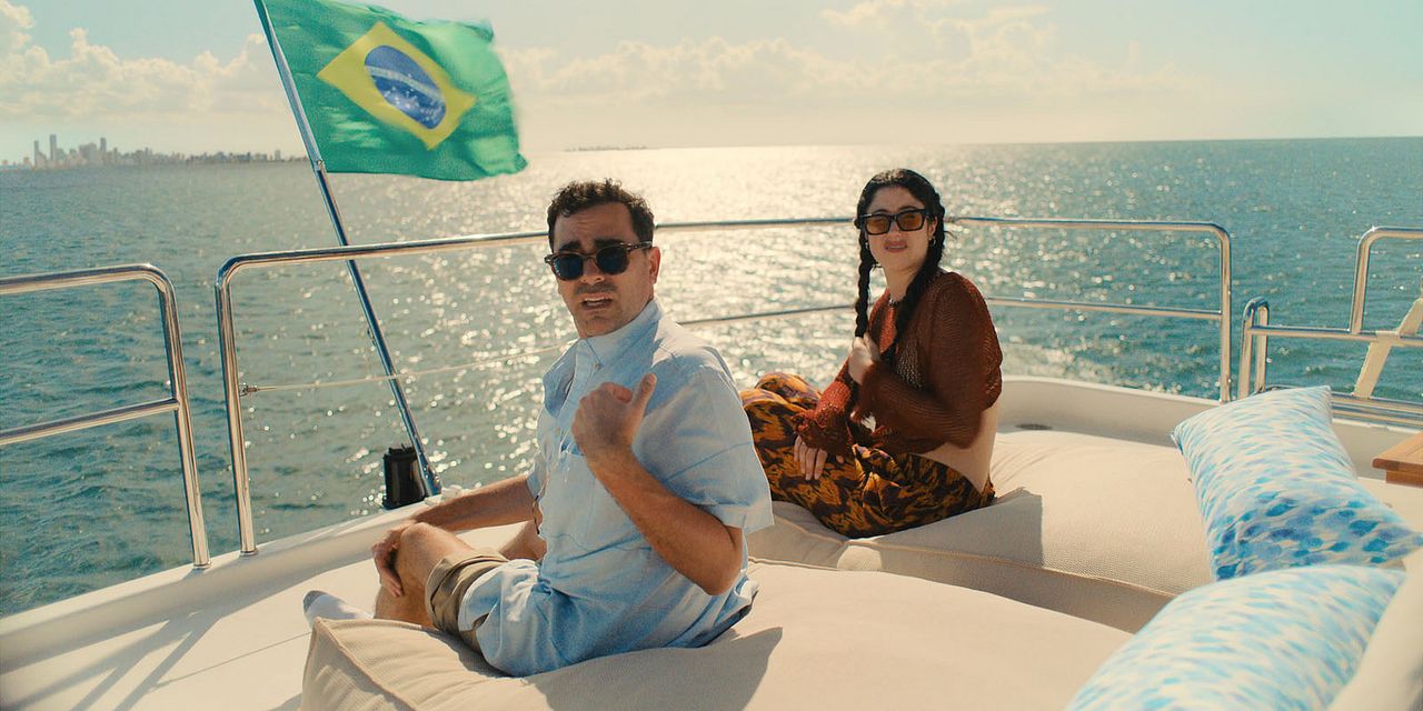 Big Mistakes : Photo Dan Levy, Taylor Ortega