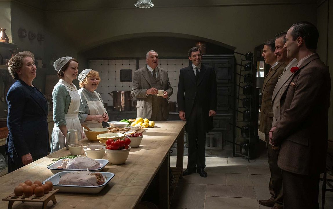 Downton Abbey III : le grand final : Photo Jim Carter, Rob James-Collier, Sophie McShera, Phyllis Logan, Dominic West, Michael Fox, Lesley Nicol, Arty Froushan