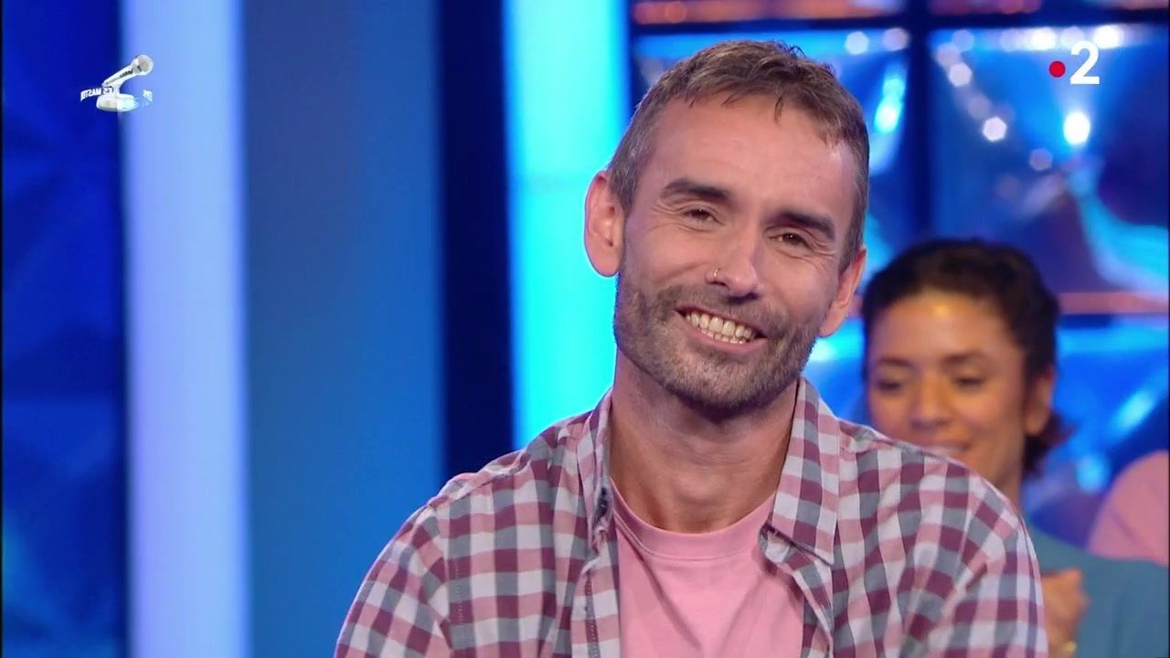 N'oubliez pas les paroles : Mickaël remplacé en dernière minute lors d'un  concert caritatif entre anciens Maestros - TV ACTU by AlloCiné