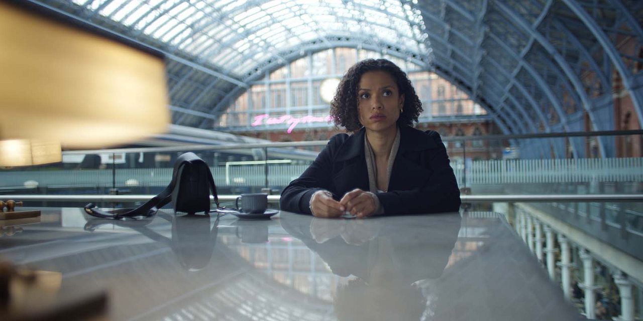 Surface (2022) : Photo Gugu Mbatha-Raw