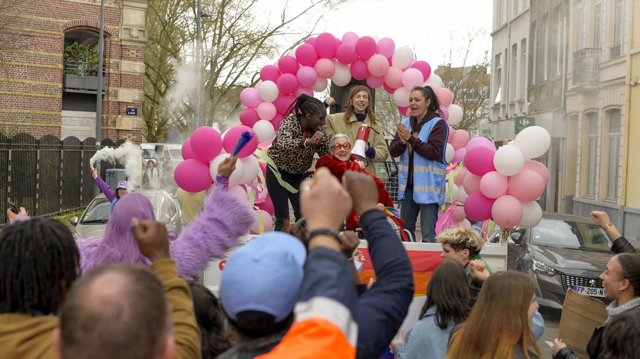 FROTTER FROTTER : Photo Guylène Péan, Émilie Caen, Eye Haïdara, Karole Rocher