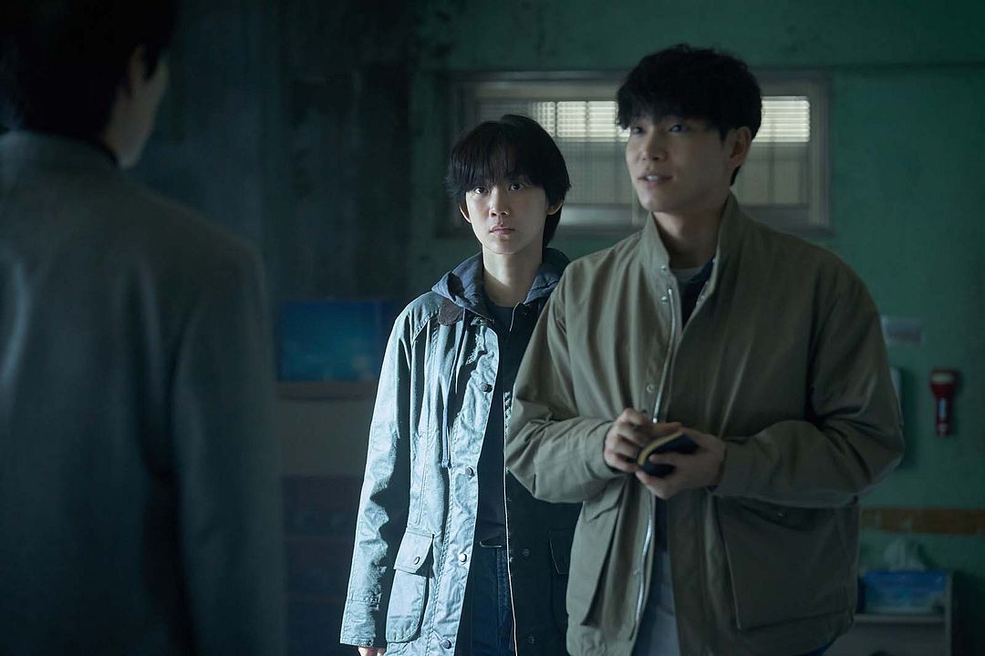 Revelations : Photo Jun-yeol Ryu, Hyeon-bin Shin
