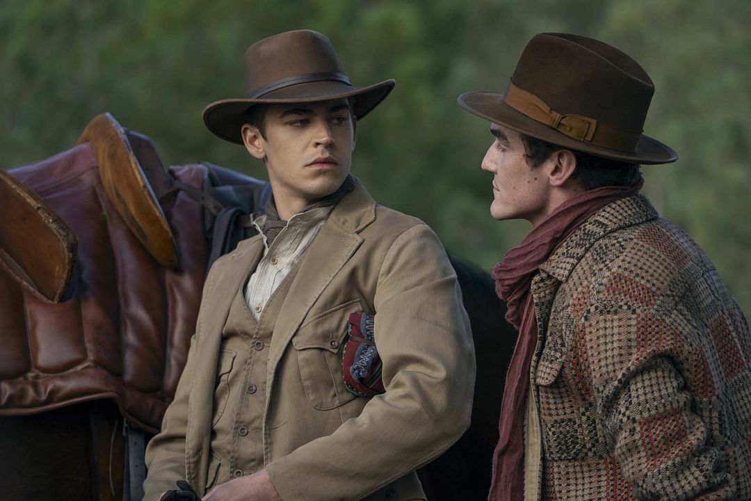 Photo Hero Fiennes Tiffin, Dónal Finn
