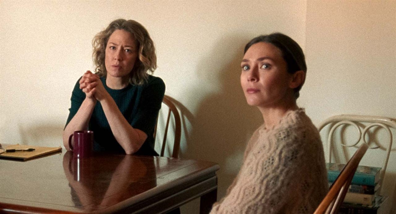 Ses trois filles : Photo Elizabeth Olsen, Carrie Coon