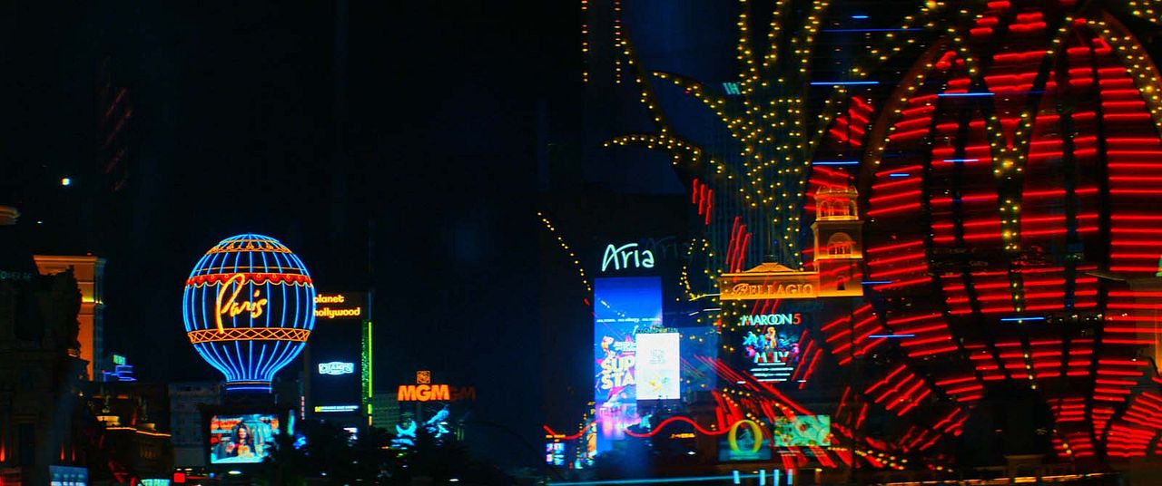 The Neon People : Photo