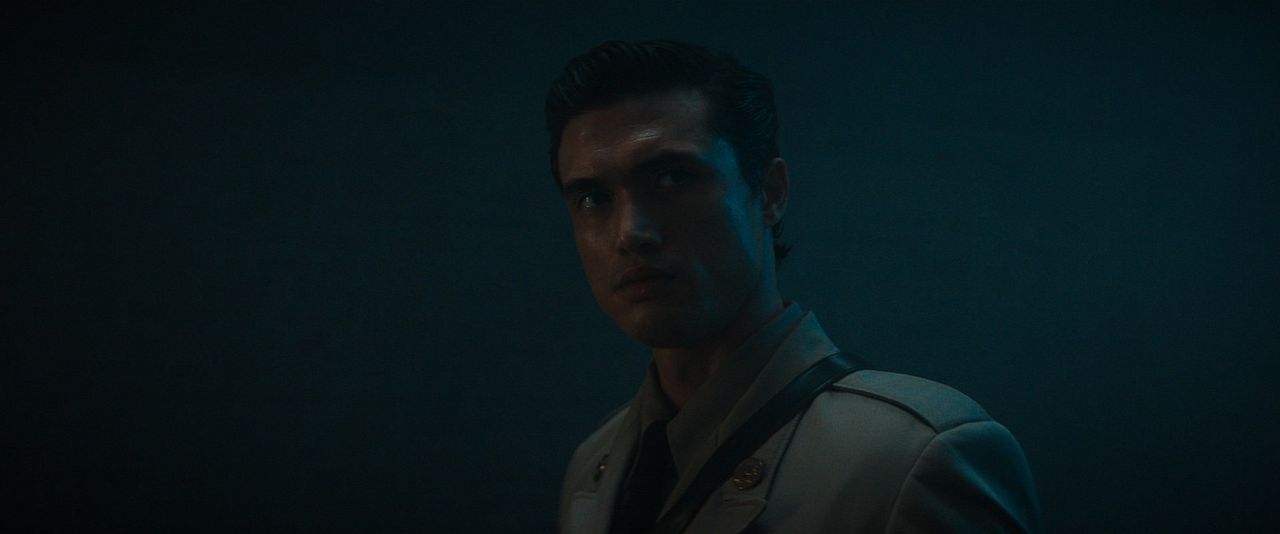 Her Private Hell : Photo Charles Melton