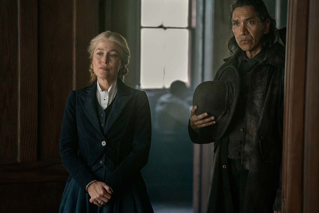 The Abandons : Photo Michael Greyeyes, Gillian Anderson