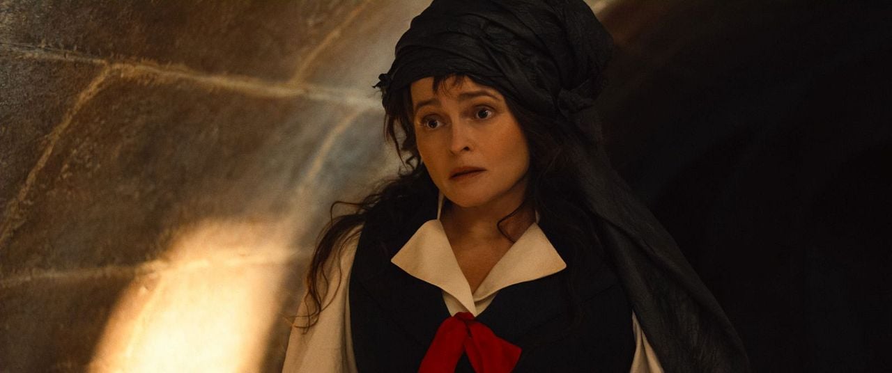 Enola Holmes 3 : Photo Helena Bonham Carter