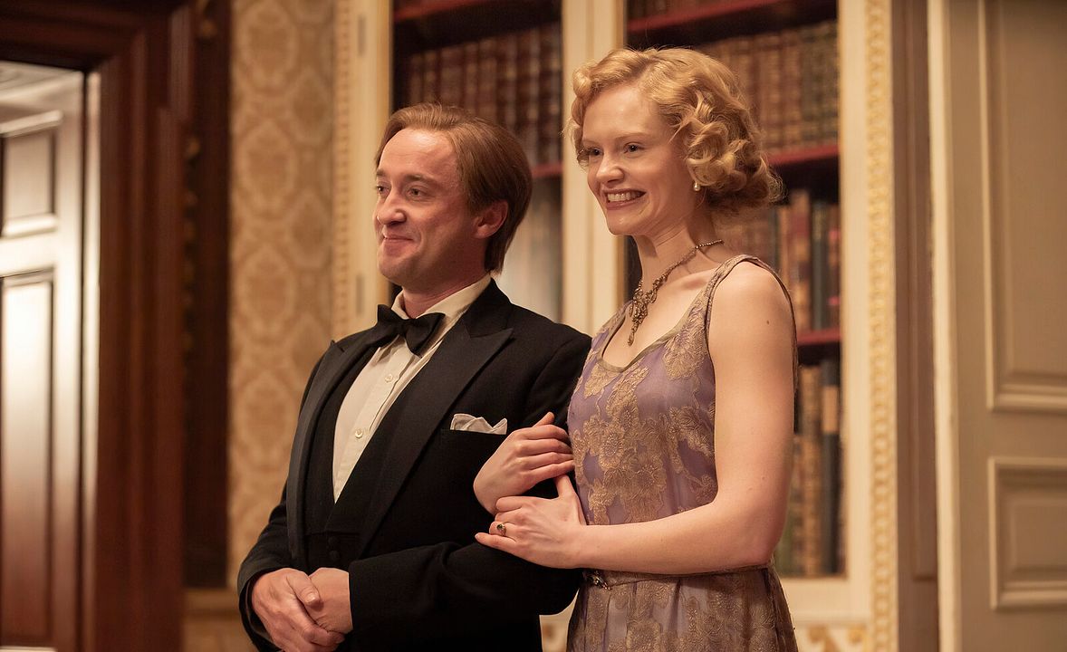 Fackham Hall : Photo Tom Felton, Emma Laird