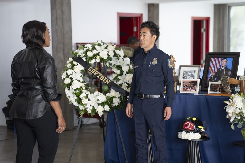 9-1-1 : Photo Angela Bassett, Kenneth Choi
