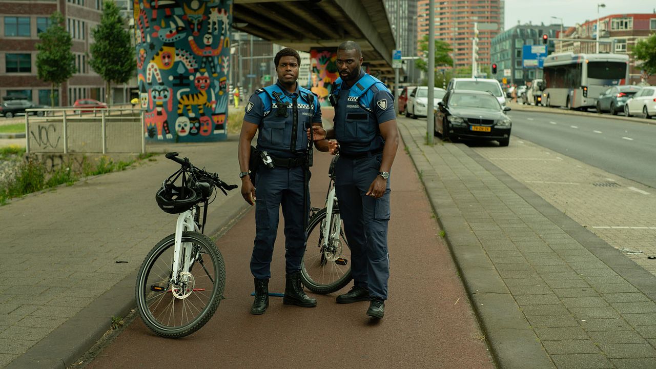 Almost Cops : Photo