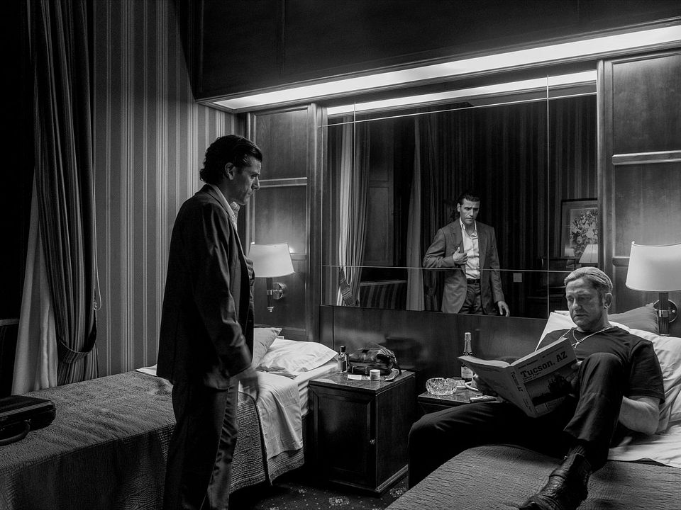 In The Hand Of Dante : Photo Oscar Isaac, Gerard Butler