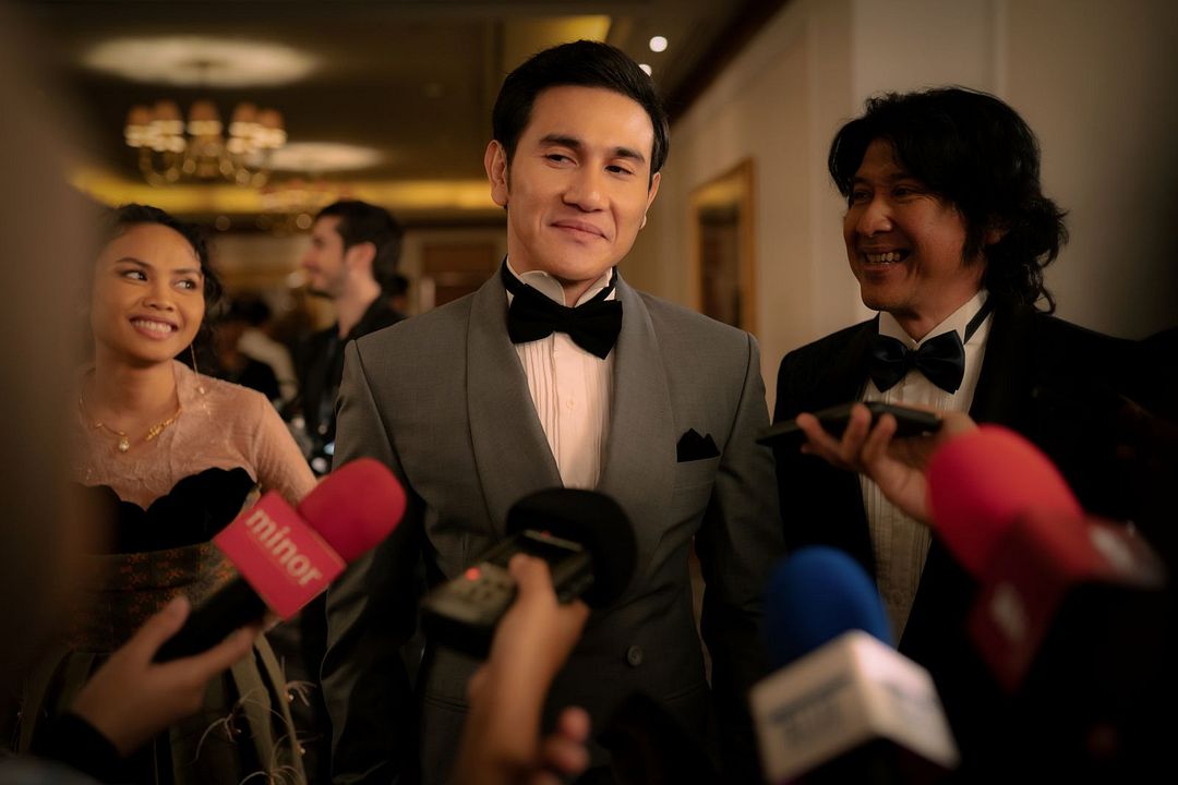 Lost in the Spotlight : Photo Agus Kuncoro, Vino G. Bastian